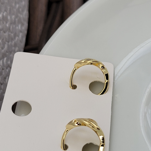 Small Earrings With Design for Girls - Picture 4 of 4